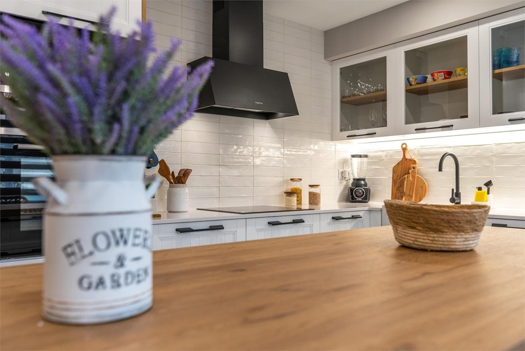 Aclimata tu vivienda para el próximo verano con nuestro servicio de decoración de interiores en Vigo