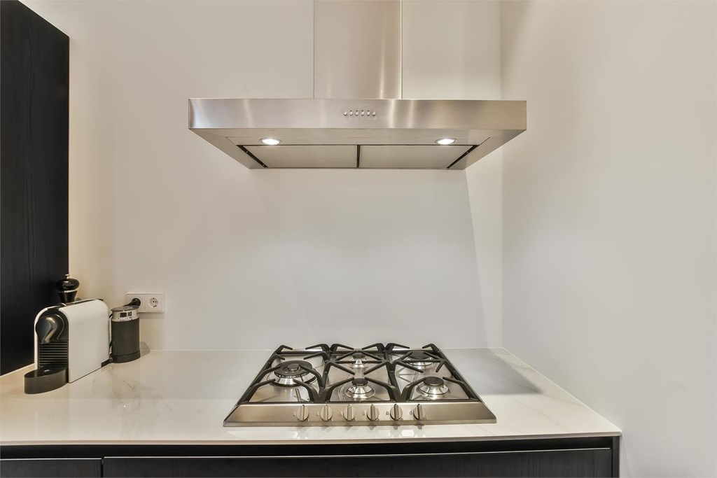 La campana extractora: ¿decorativa, de techo o integrada? Cómo elegir la más eficaz